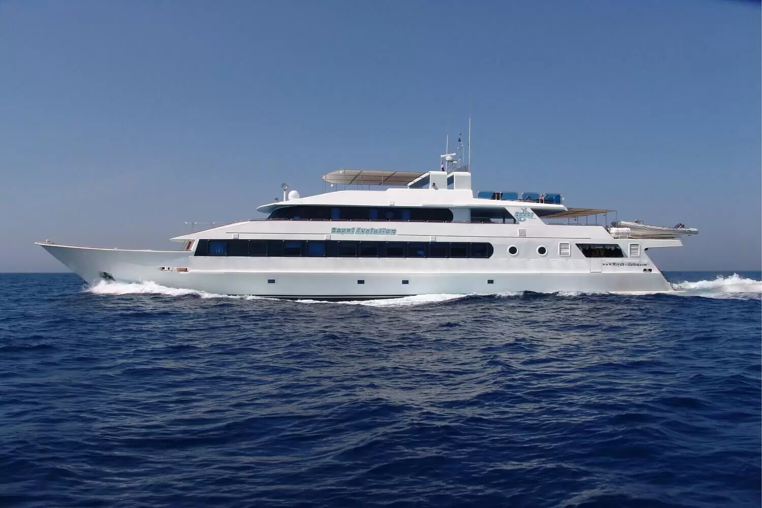 MY Royal Evolution, Three Days on Abu Dabbab Reef